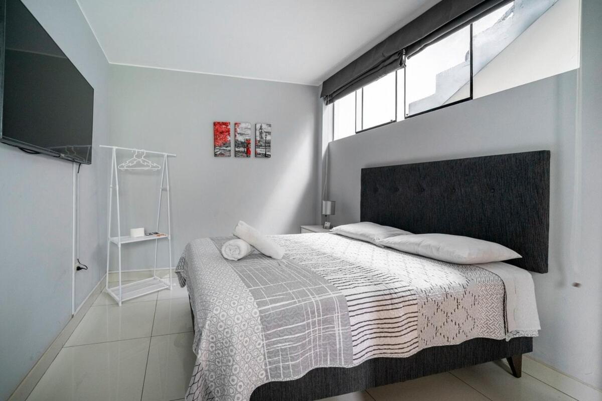 Séjour chez l'habitant Comfortable Near Airport & Plaza Norte Bus Terminal *