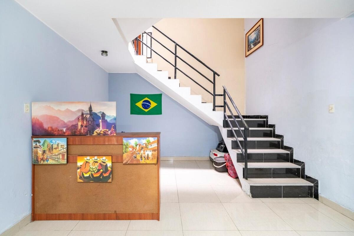 Séjour chez l'habitant Comfortable Near Airport & Plaza Norte Bus Terminal *